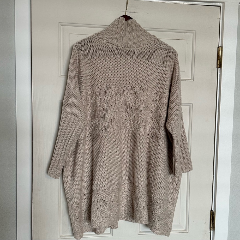 Love stitch Long Tunic Cowl Neck Cream Sweater M/L 3/4‎ Sleeve